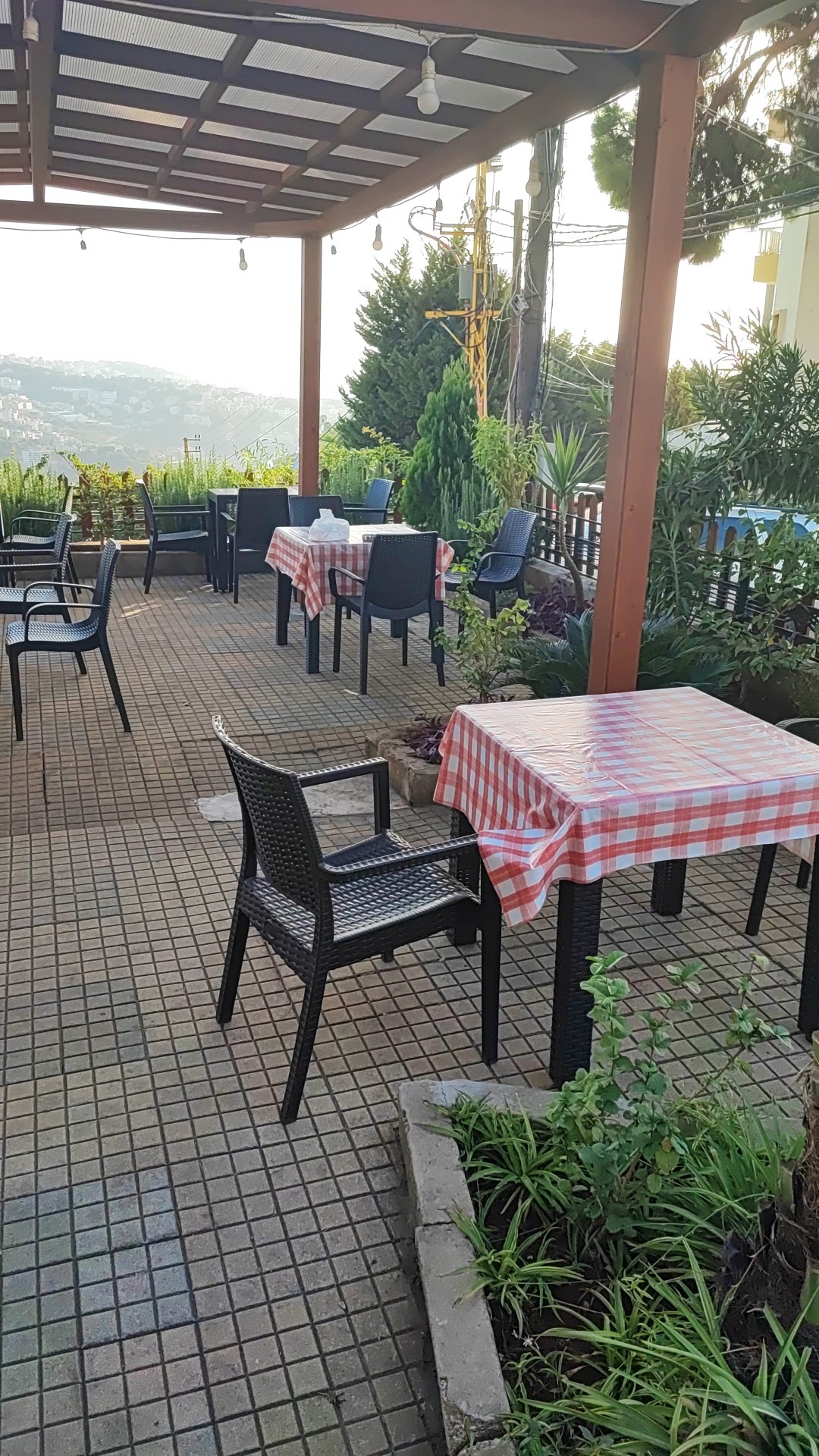 Naji's Pizza