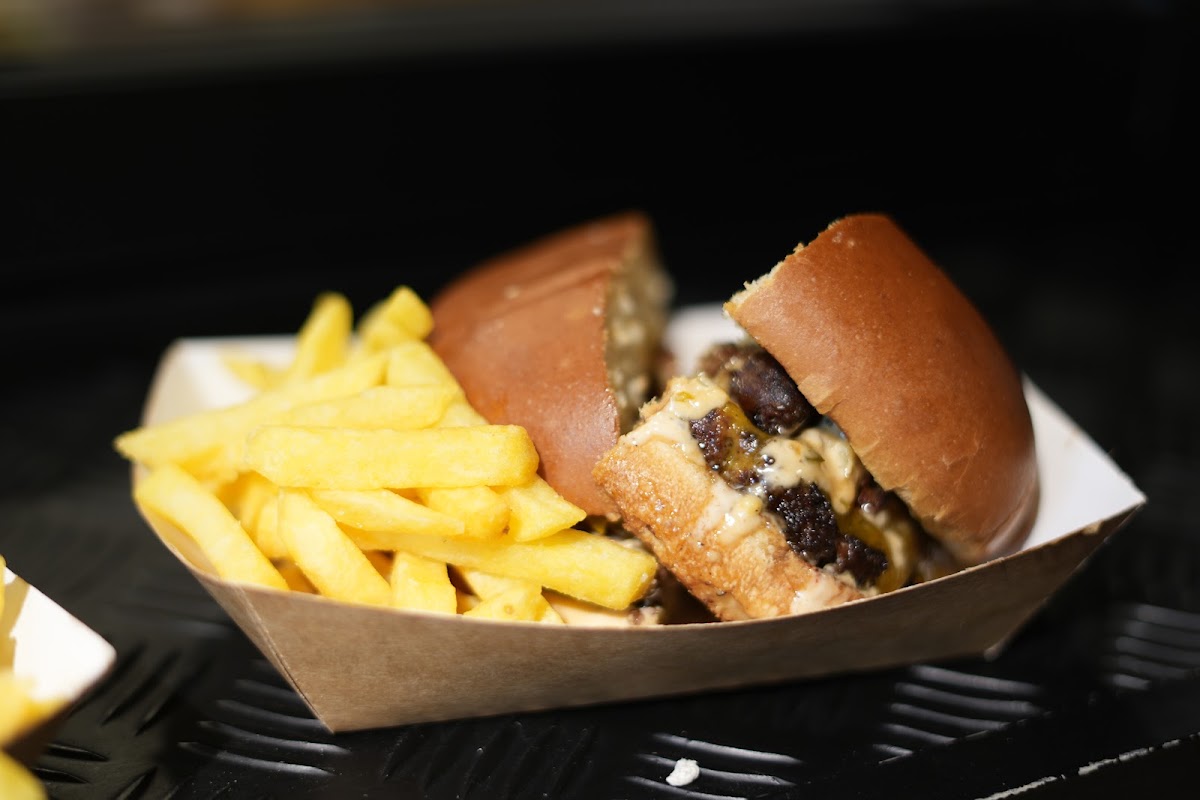 True Burger — photograph 2