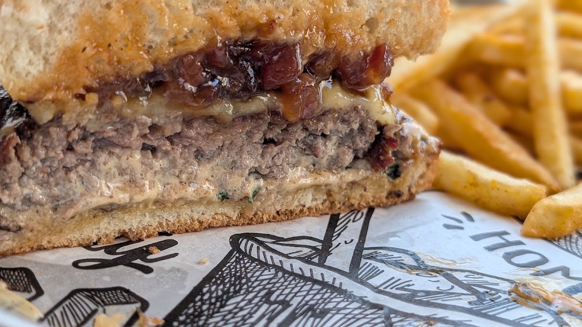 True Burger — photograph 3