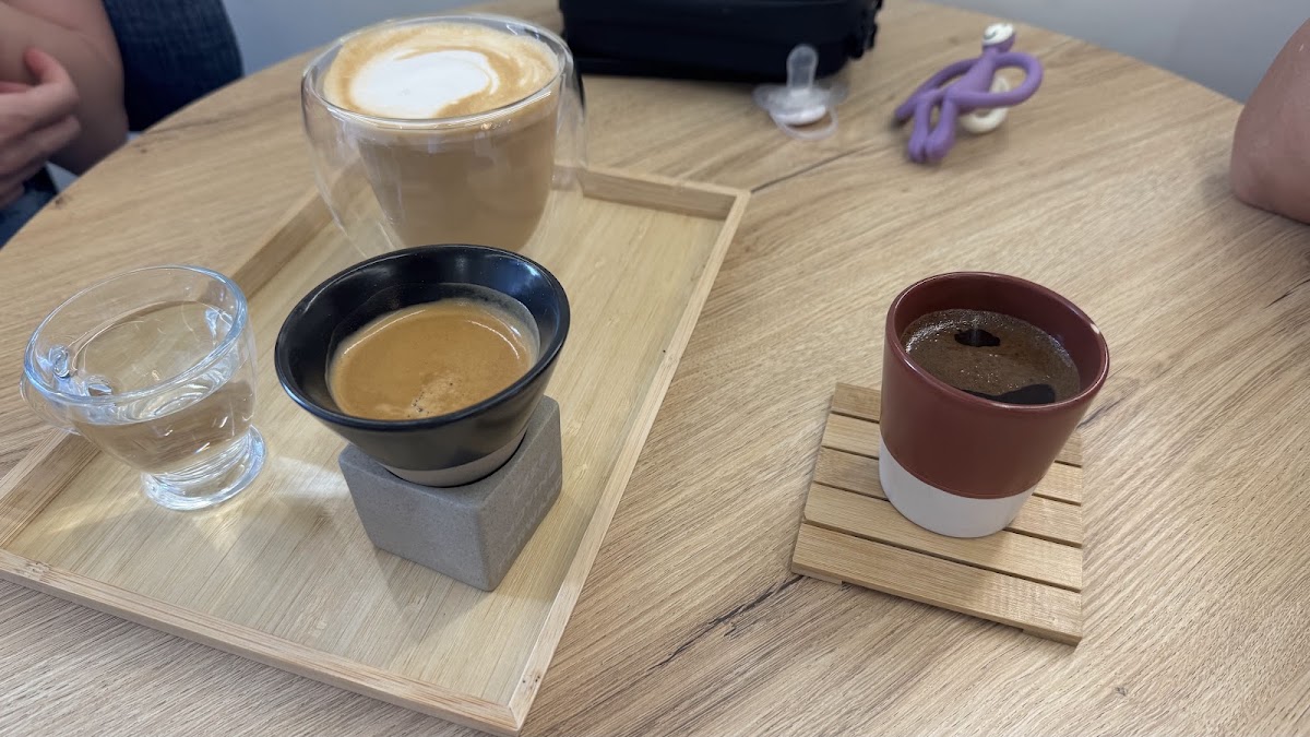 Be jounieh coffee shop — photograph 4