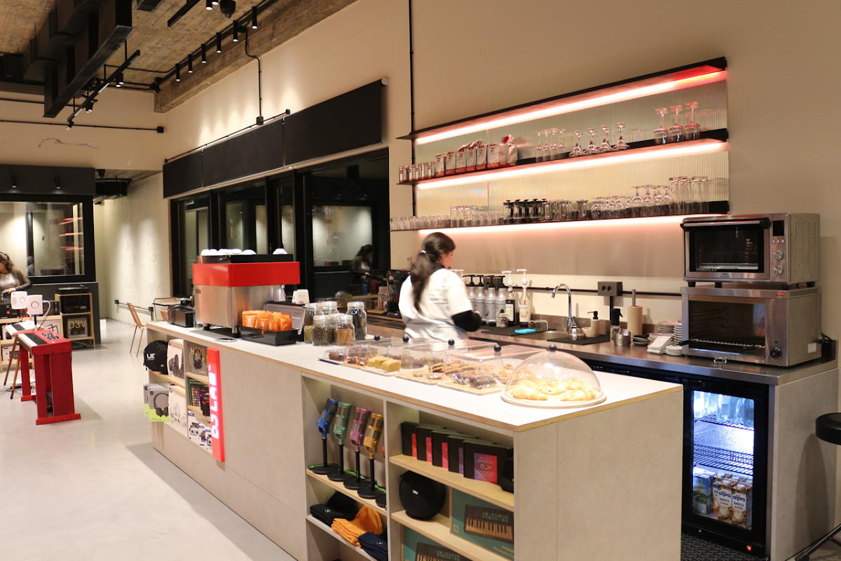 DJ LAB Café