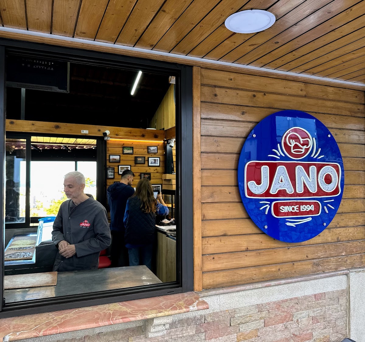 JANO — photograph 3
