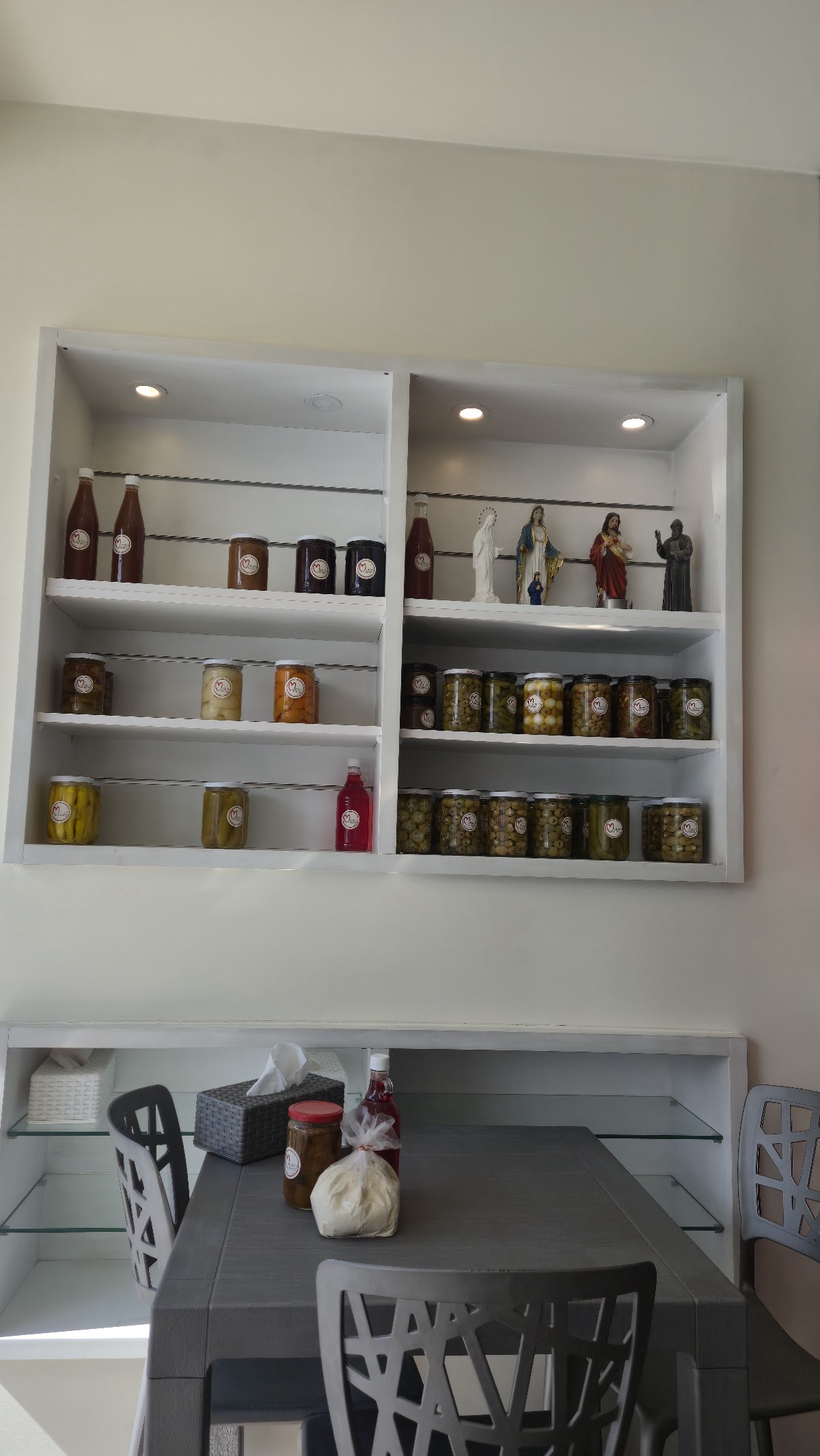 Mama's bakery — photograph 5