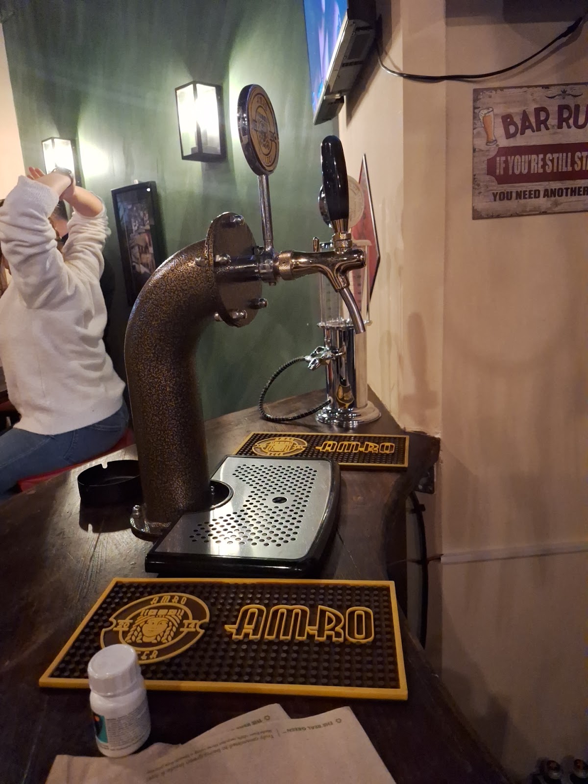Shelby's Bar — photograph 3