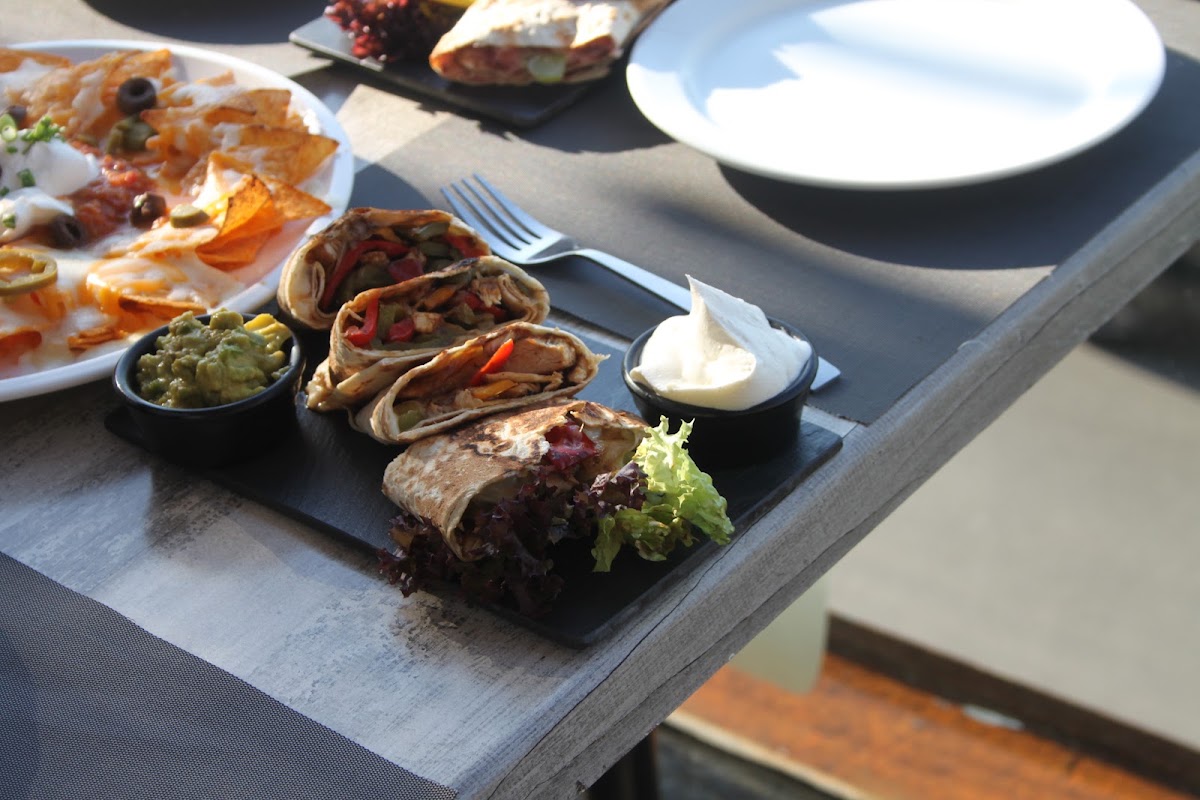 Kaspera Resto Bar — photograph 5