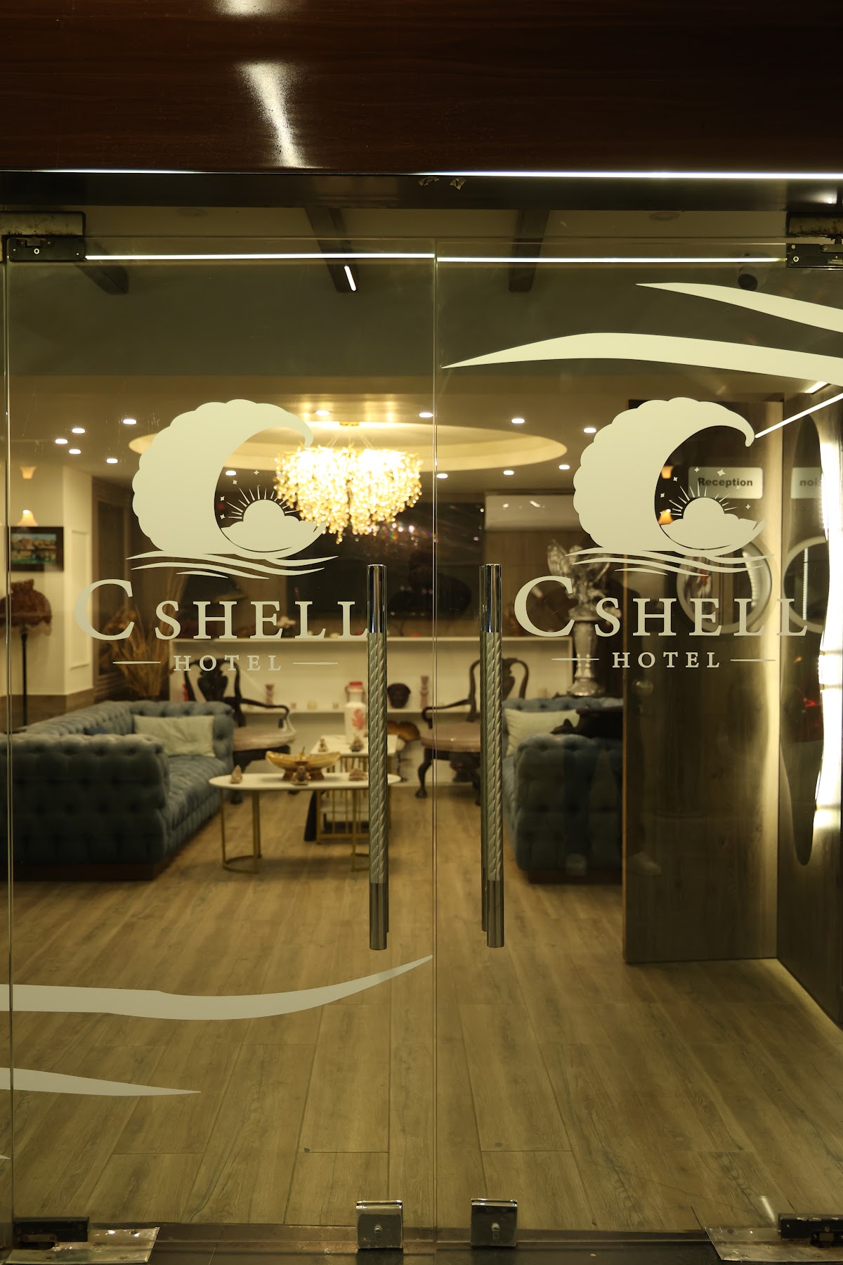 C SHELL HOTEL — photograph 4