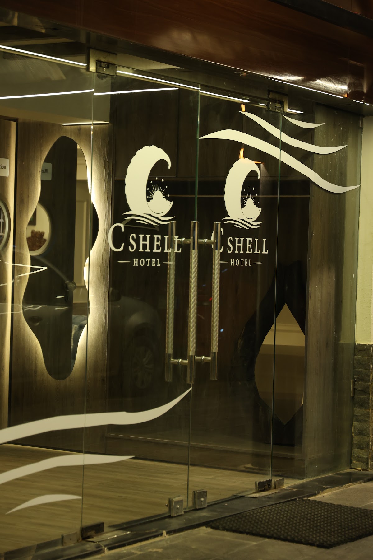 C SHELL HOTEL — photograph 6