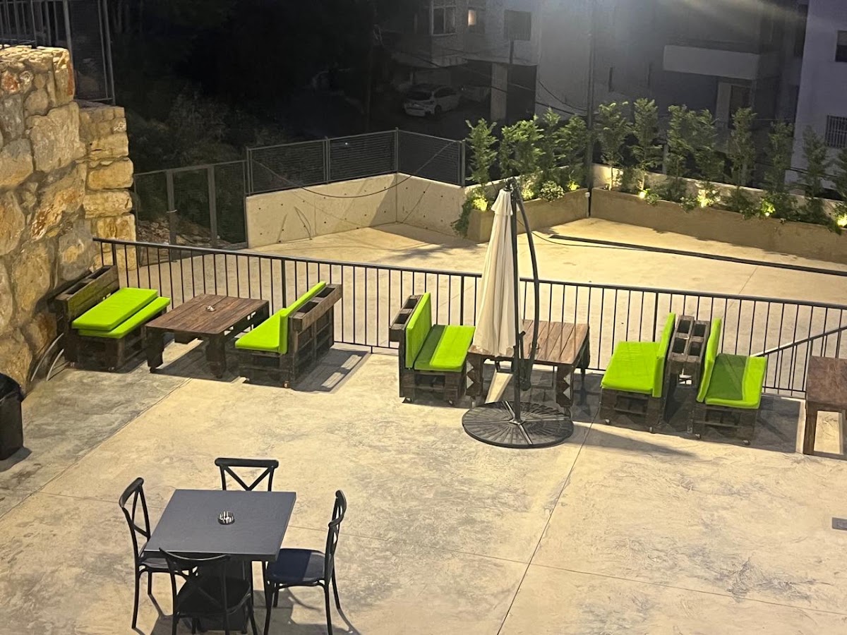Daraj El Zouk Food Court