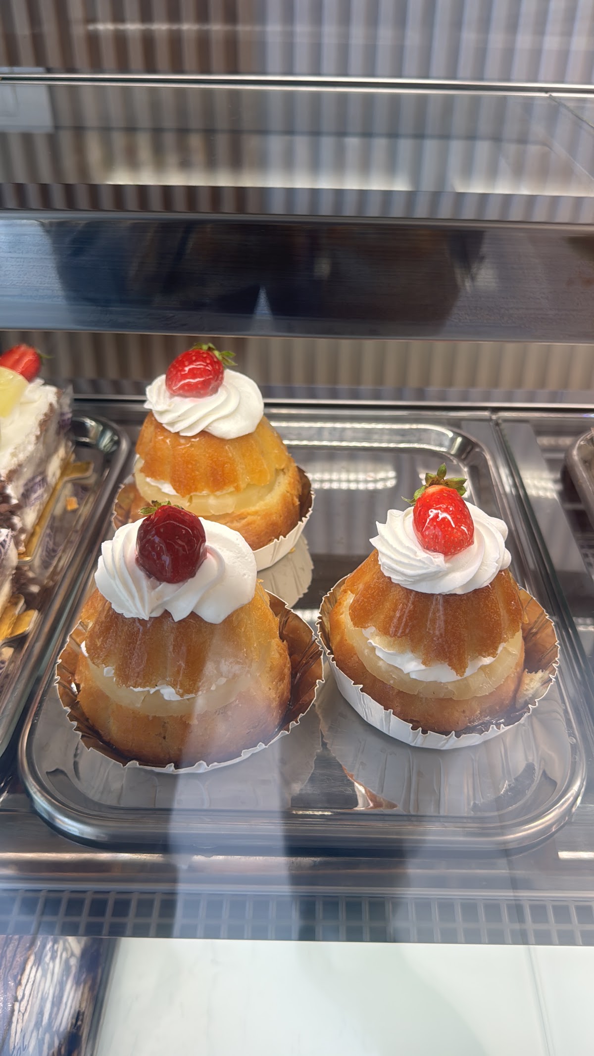 Patisserie joumana - zouk mikael — photograph 3
