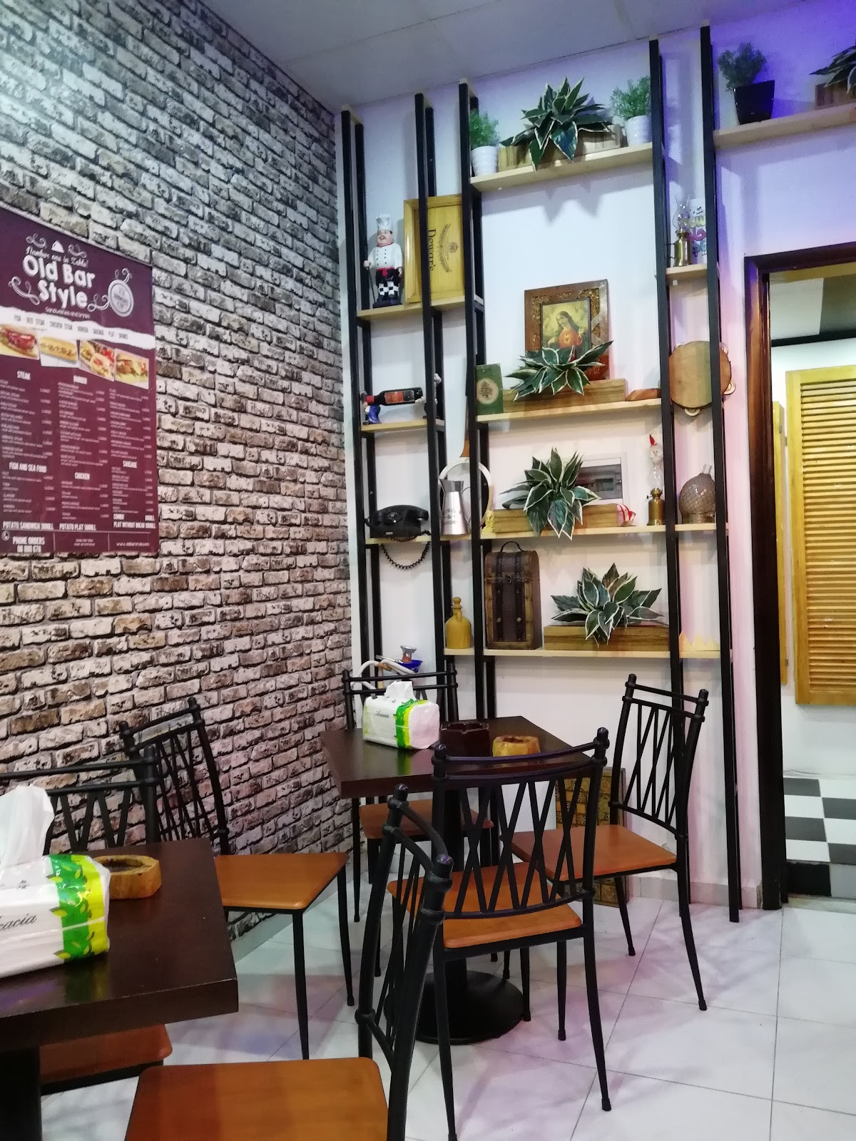 Old bar — photograph 5