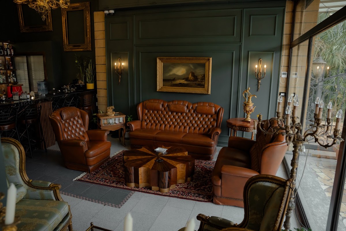 Auction House Lounge — photograph 5