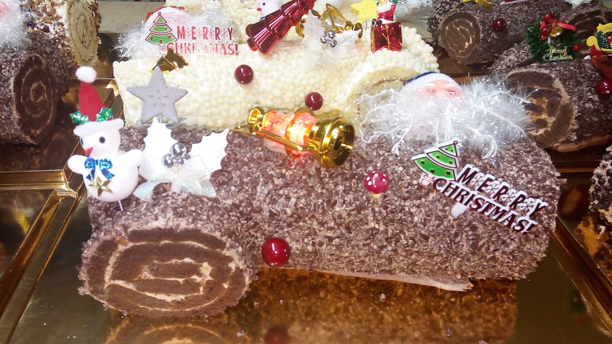 Al Saker Sweets & Pastry — photograph 3