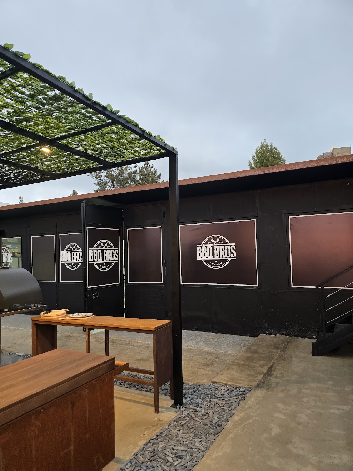 Cercle social bbq bros — photograph 3