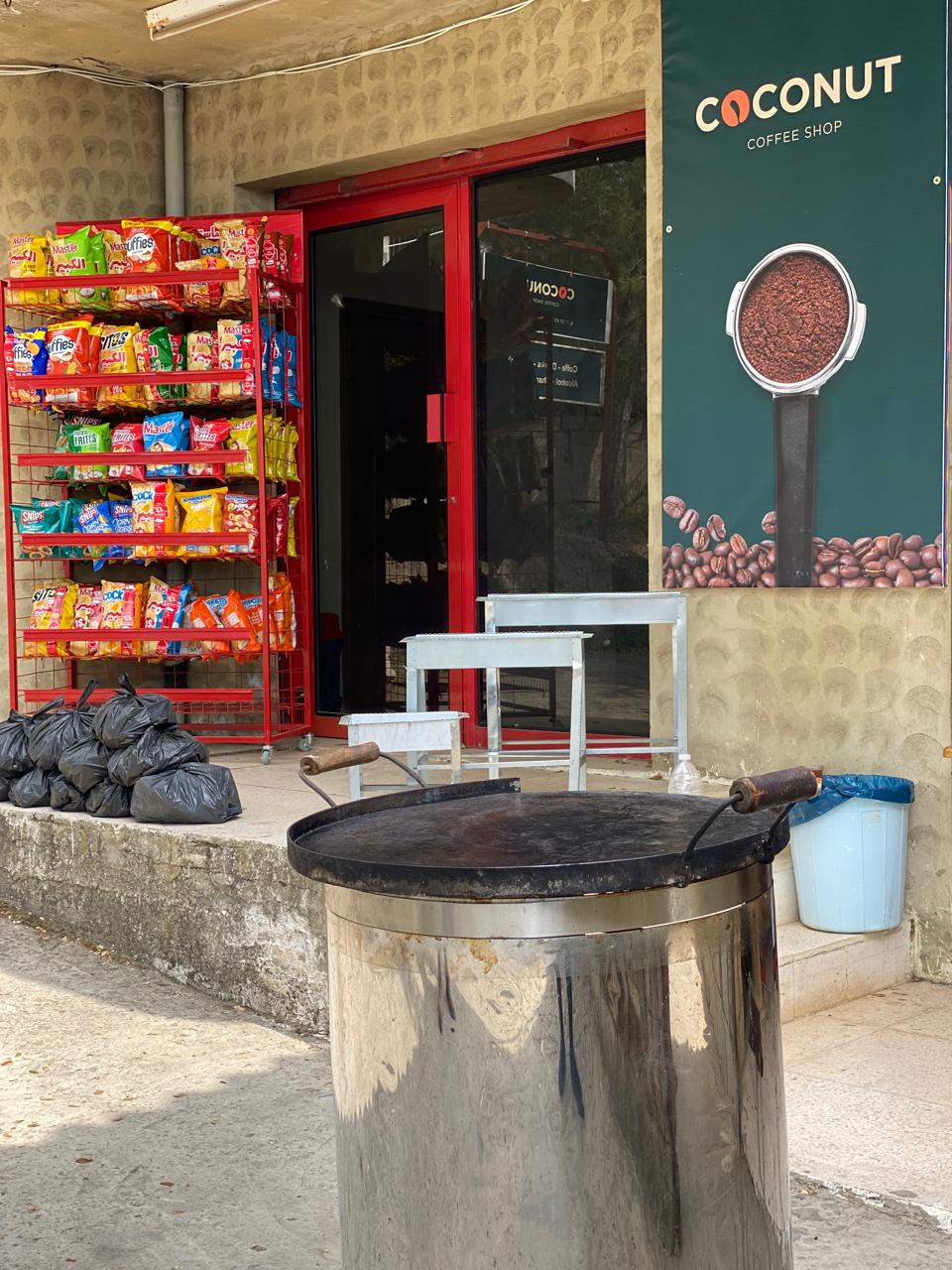 COCONUT COFFEE SHOP — photograph 5