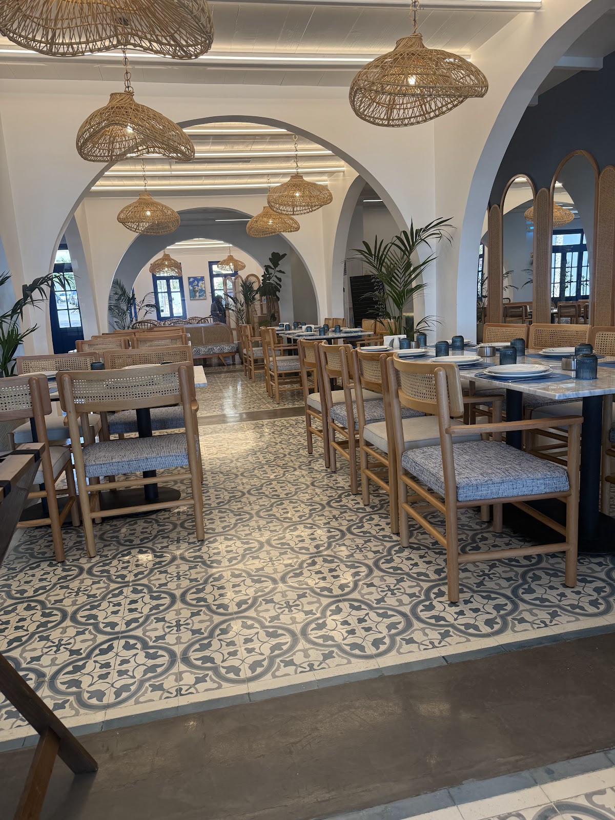 Le Bleu seafood restaurant — photograph 4