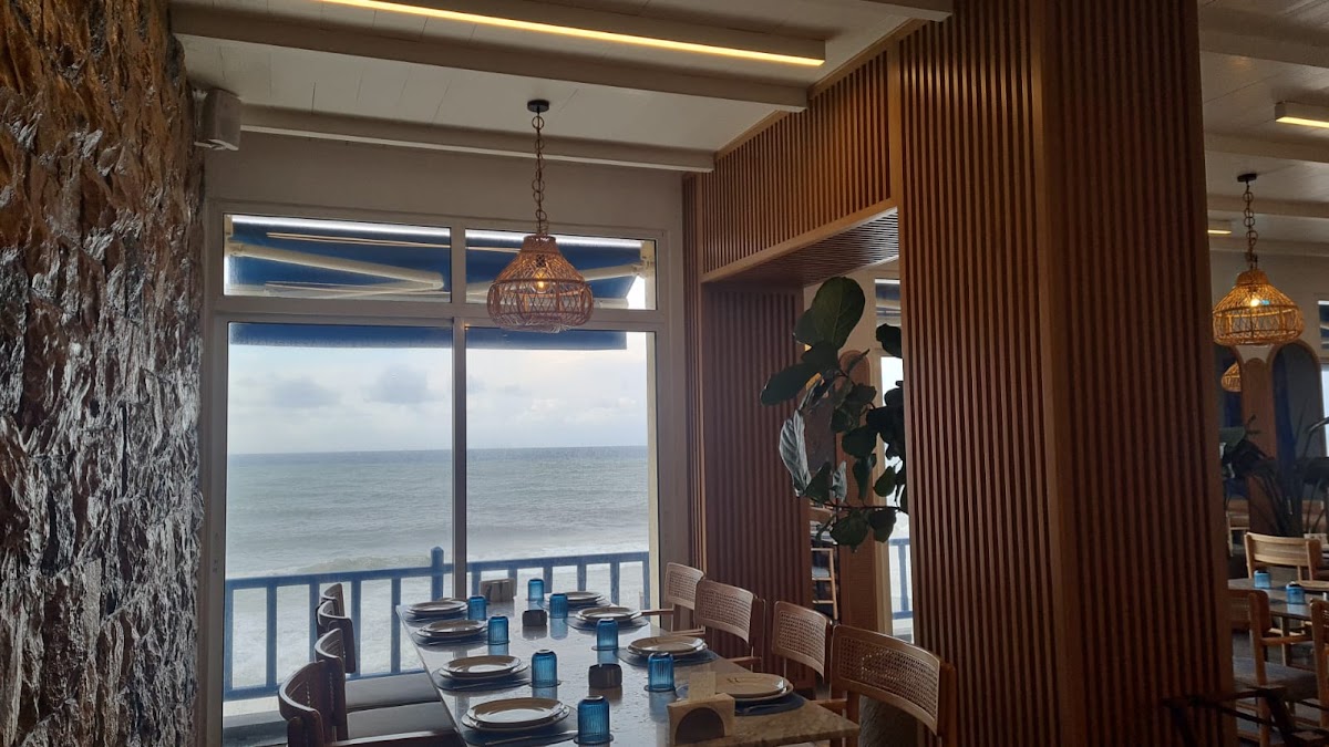 Le Bleu seafood restaurant — photograph 5