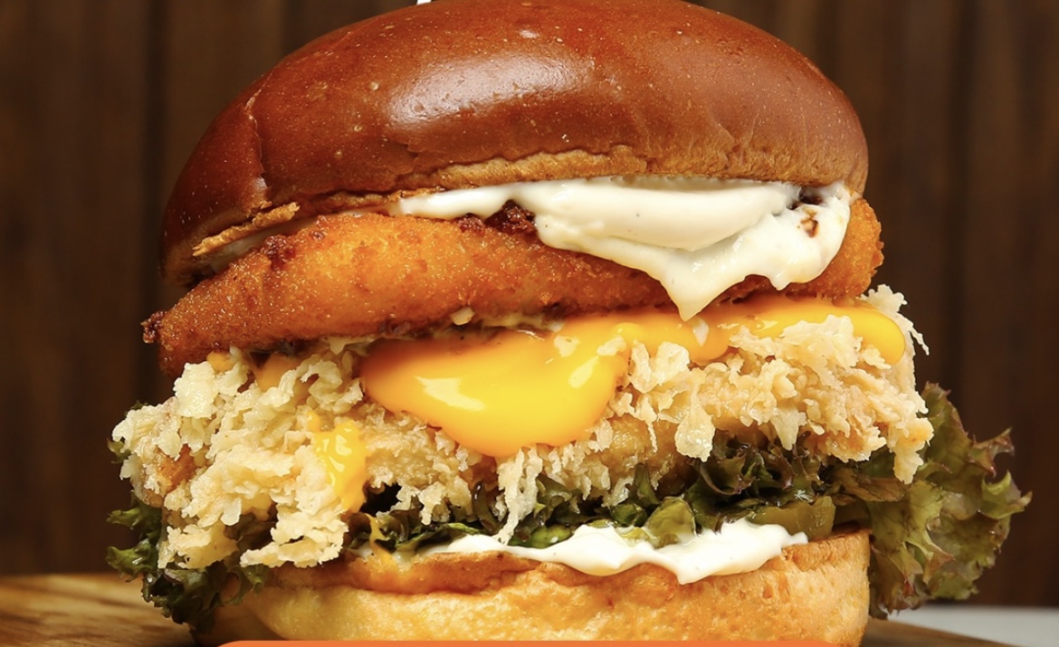 Mado's Burger — photograph 2