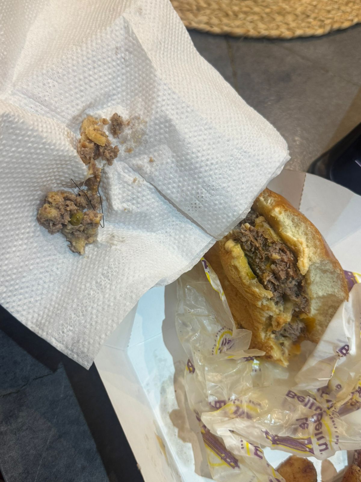 Mado's Burger — photograph 6