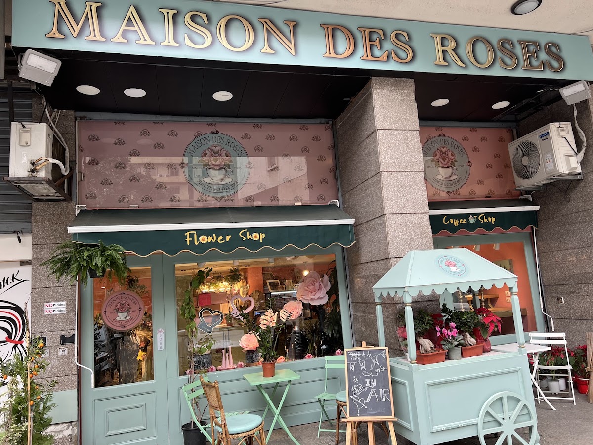 Maison Des Roses — photograph 5