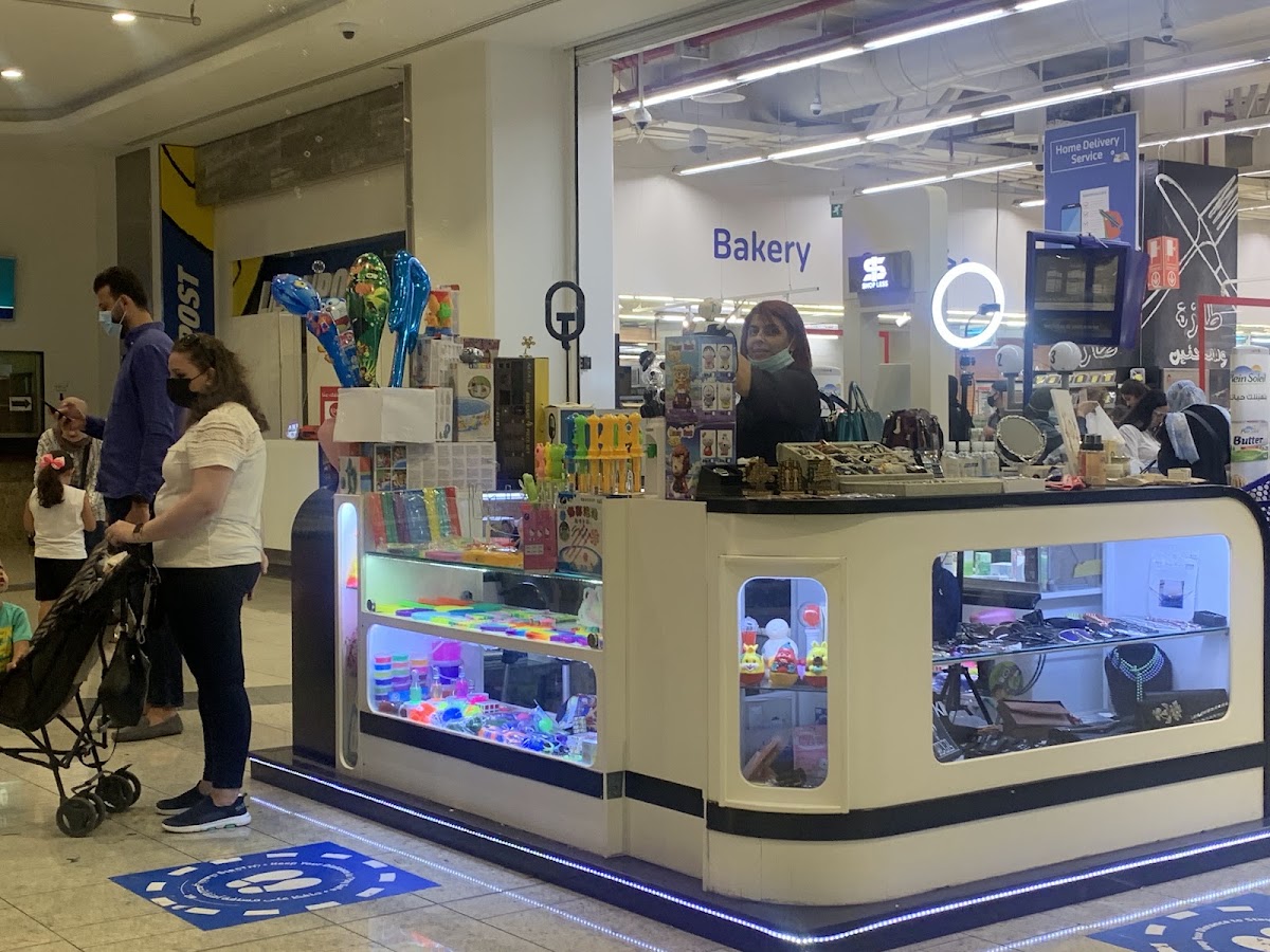 Shopless — photograph 3