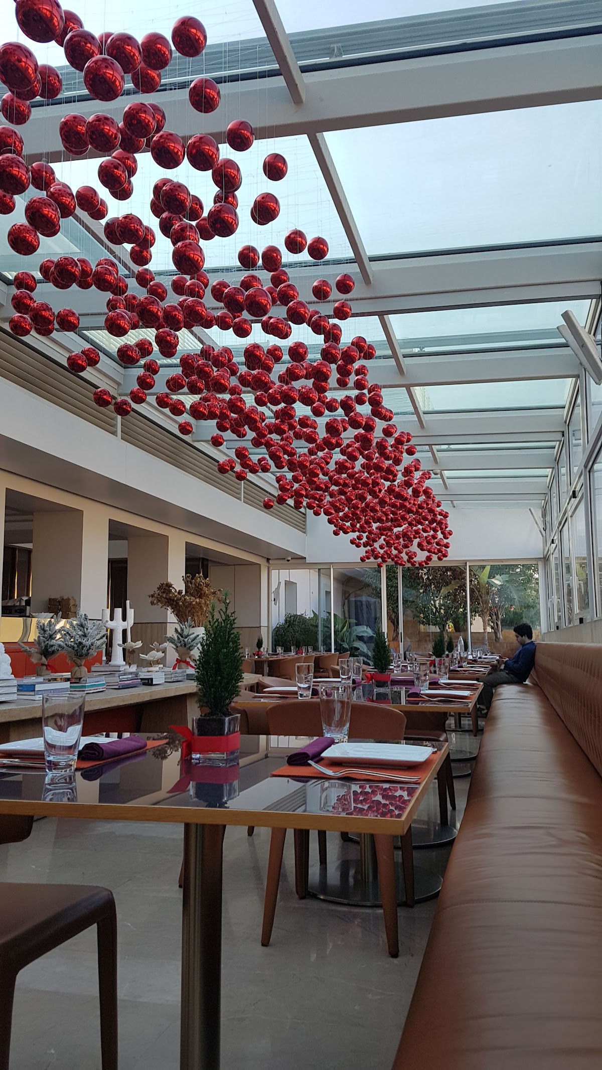 People Restaurant — photograph 3