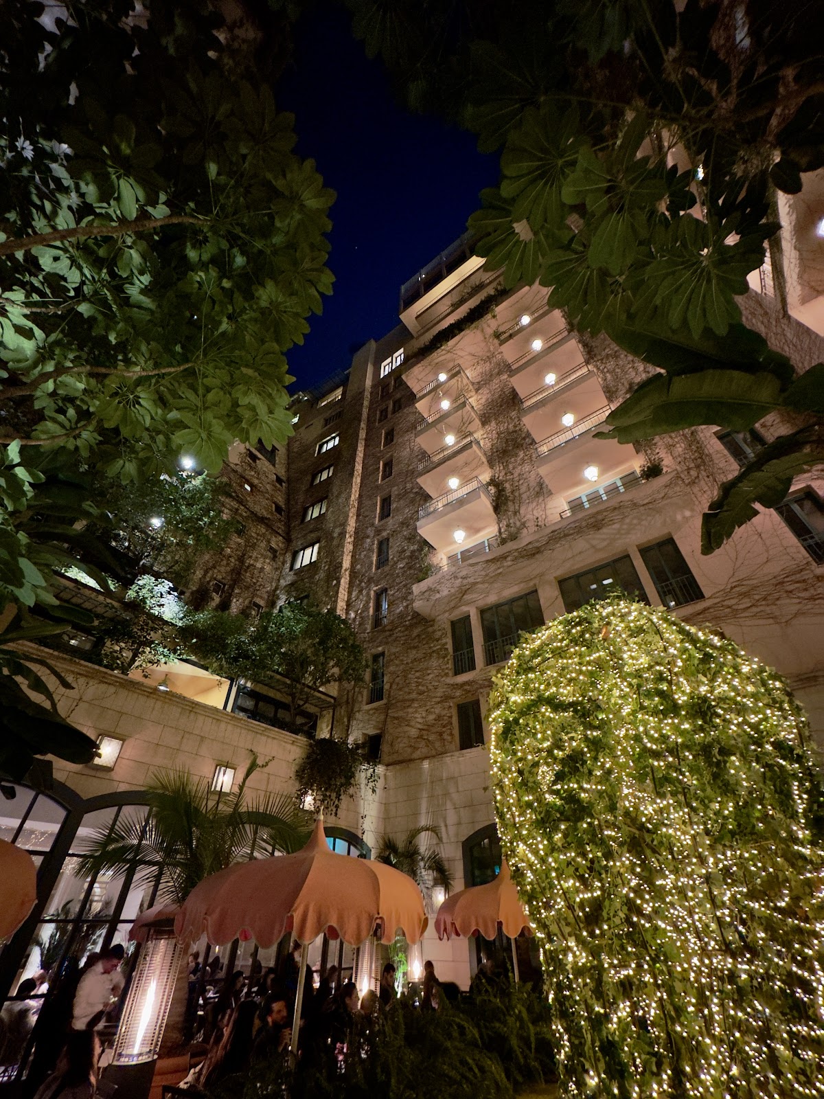 The Lobby Café & Courtyard Albergo Hotel Pizza — photograph 4