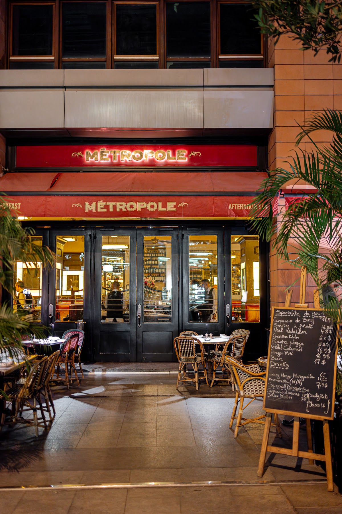 MÉTROPOLE — photograph 4