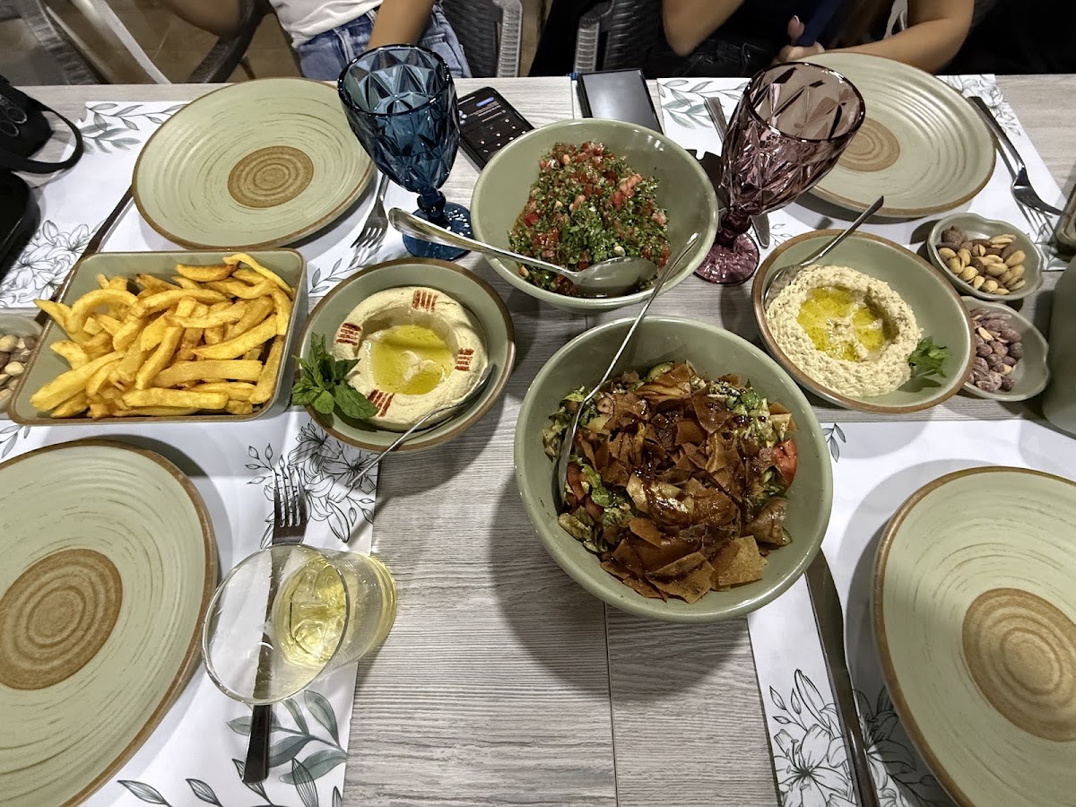 Tannour Abou Khanjar — photograph 2