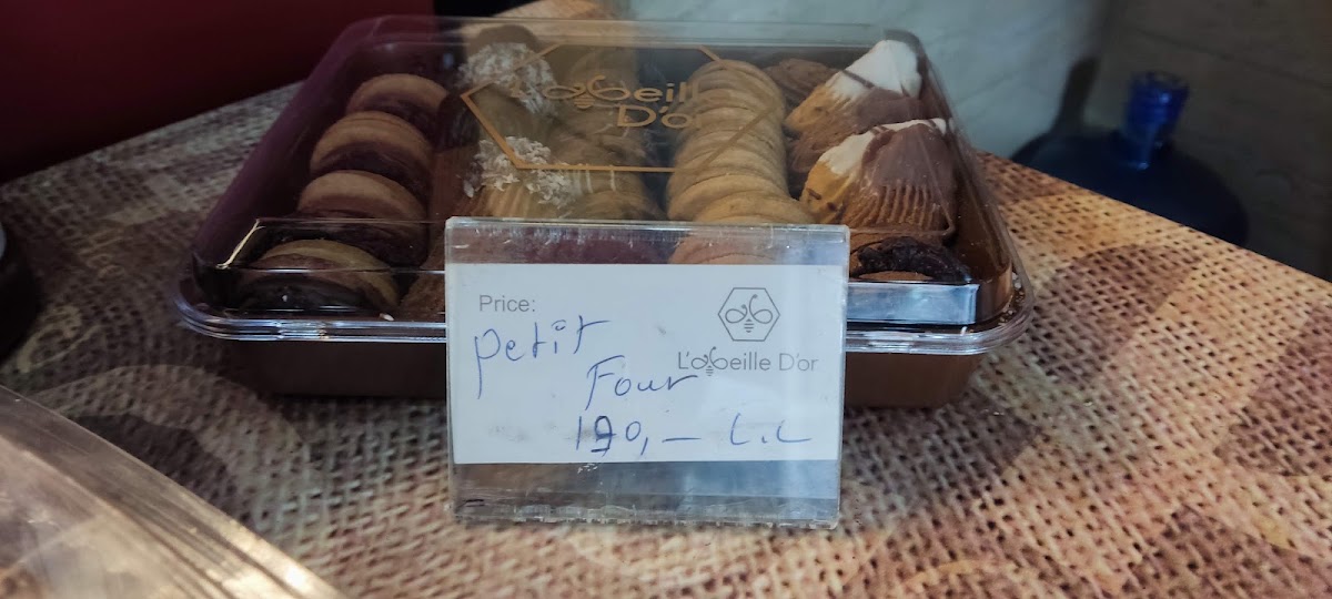 L'abeille D'or — photograph 2