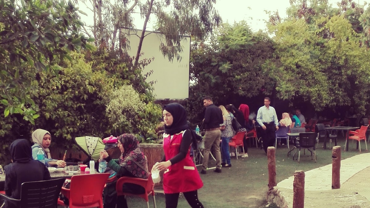 GreenTown Resto — photograph 4