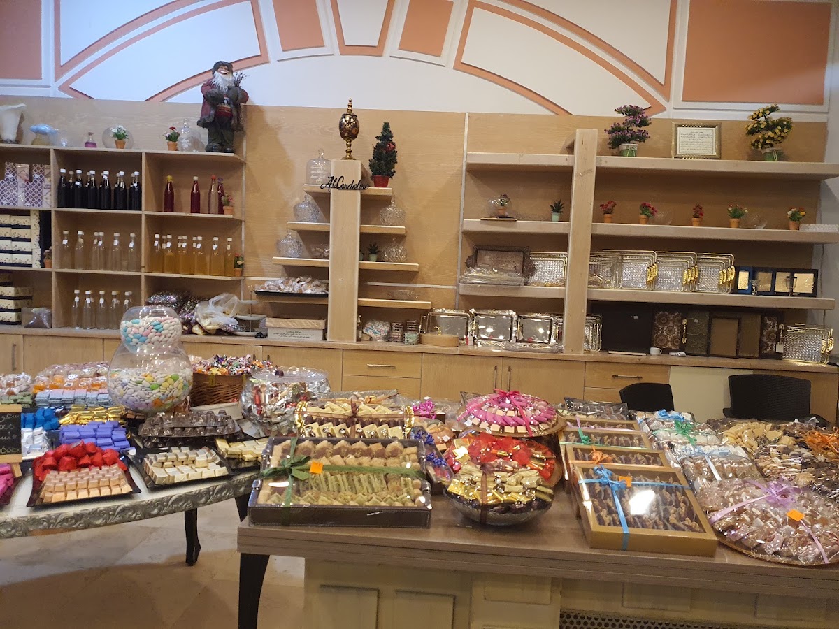 Al Gondoline Sweets Jnah — photograph 3