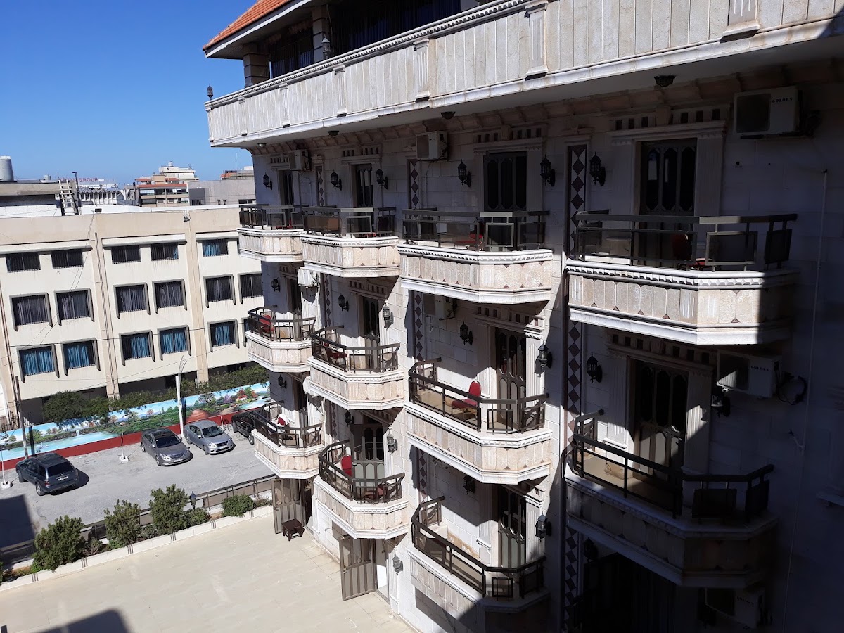 Golden Plaza Hotel — photograph 2