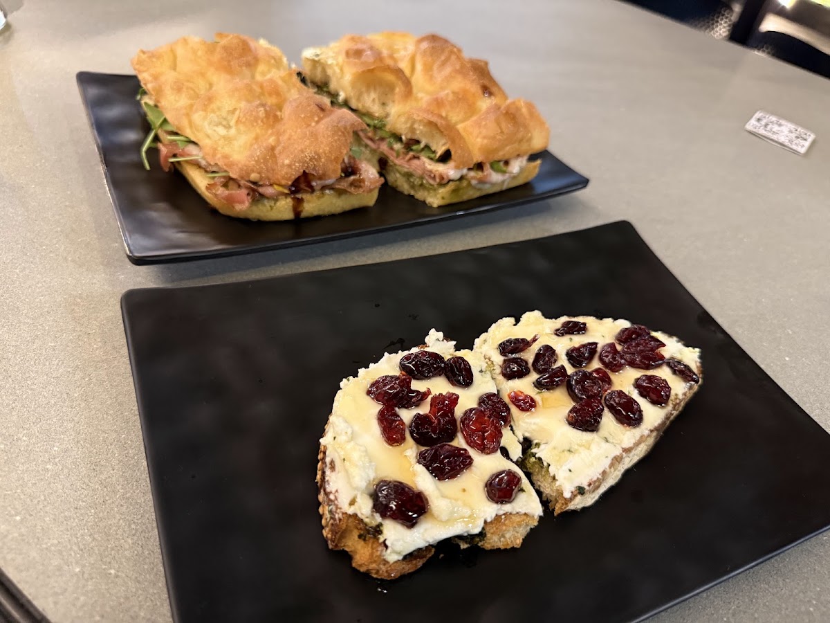 Dave’s Deli — photograph 4