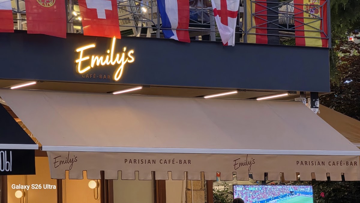 Emily’s Café Bar Rayfoun