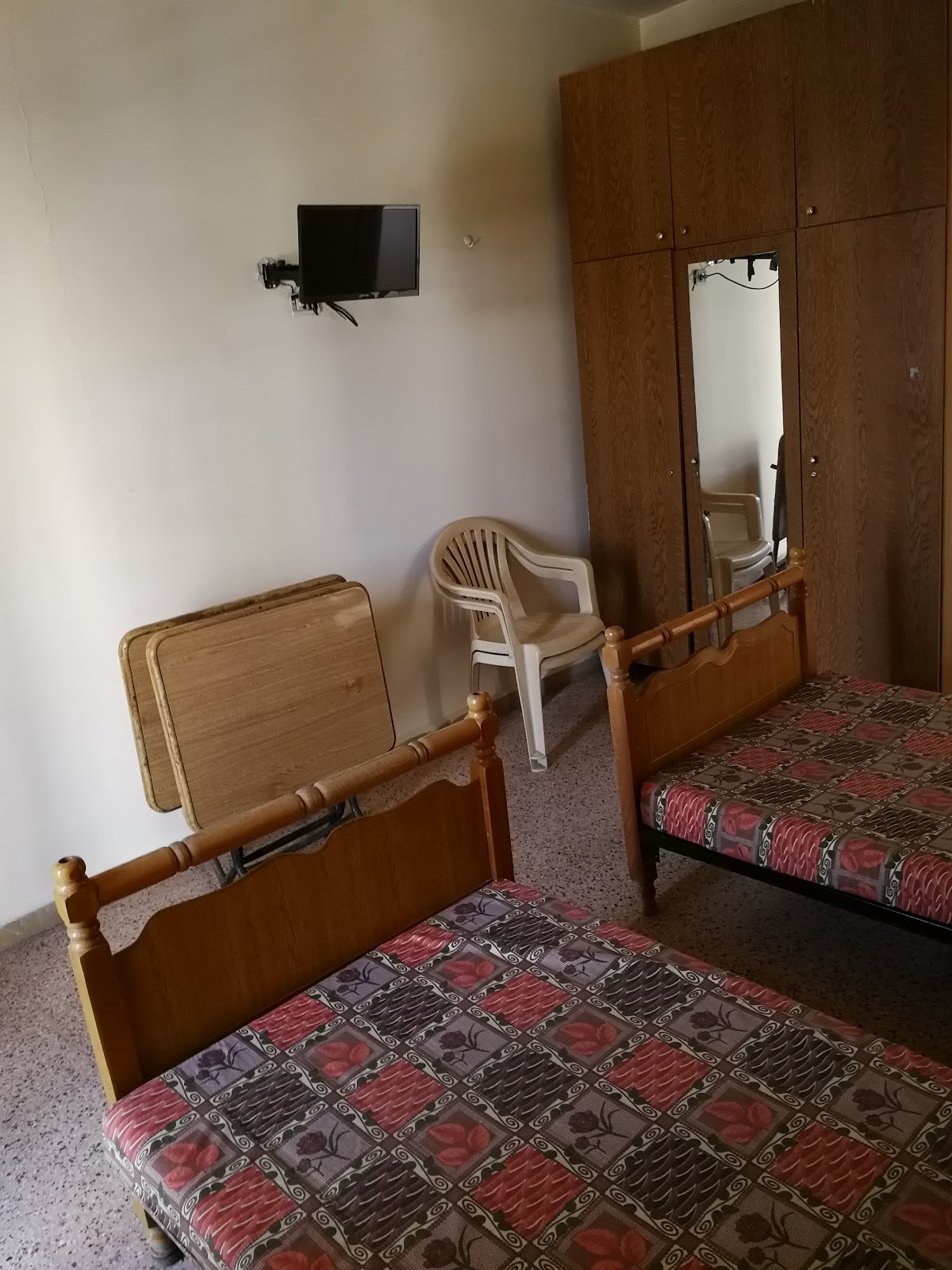 FOYER BADRAN - FOR GIRLS ONLY — photograph 2