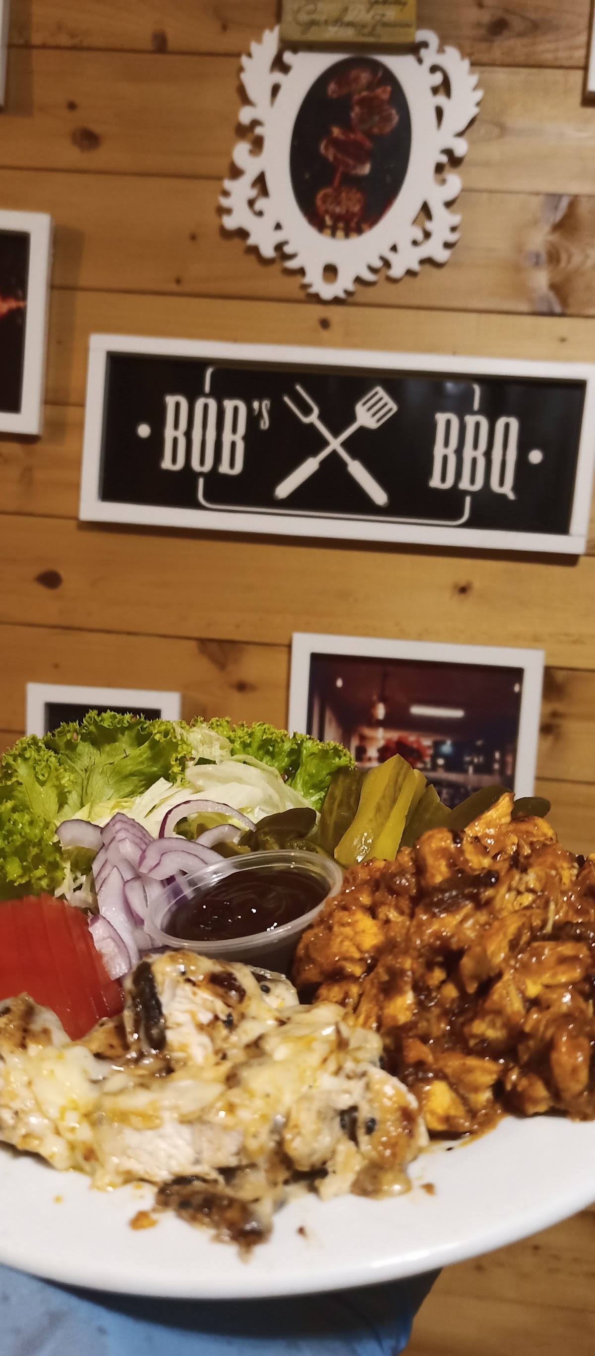 BoB's BBQ — photograph 6