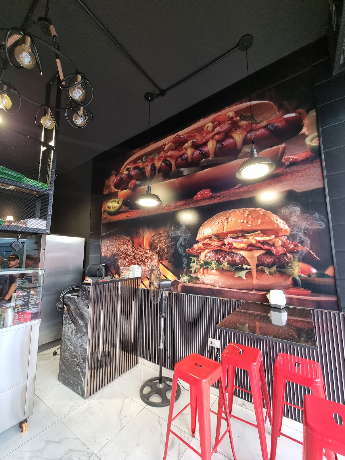 Frank's B.B.Q. — photograph 4