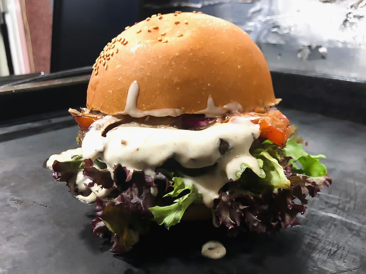 Burger time — photograph 2
