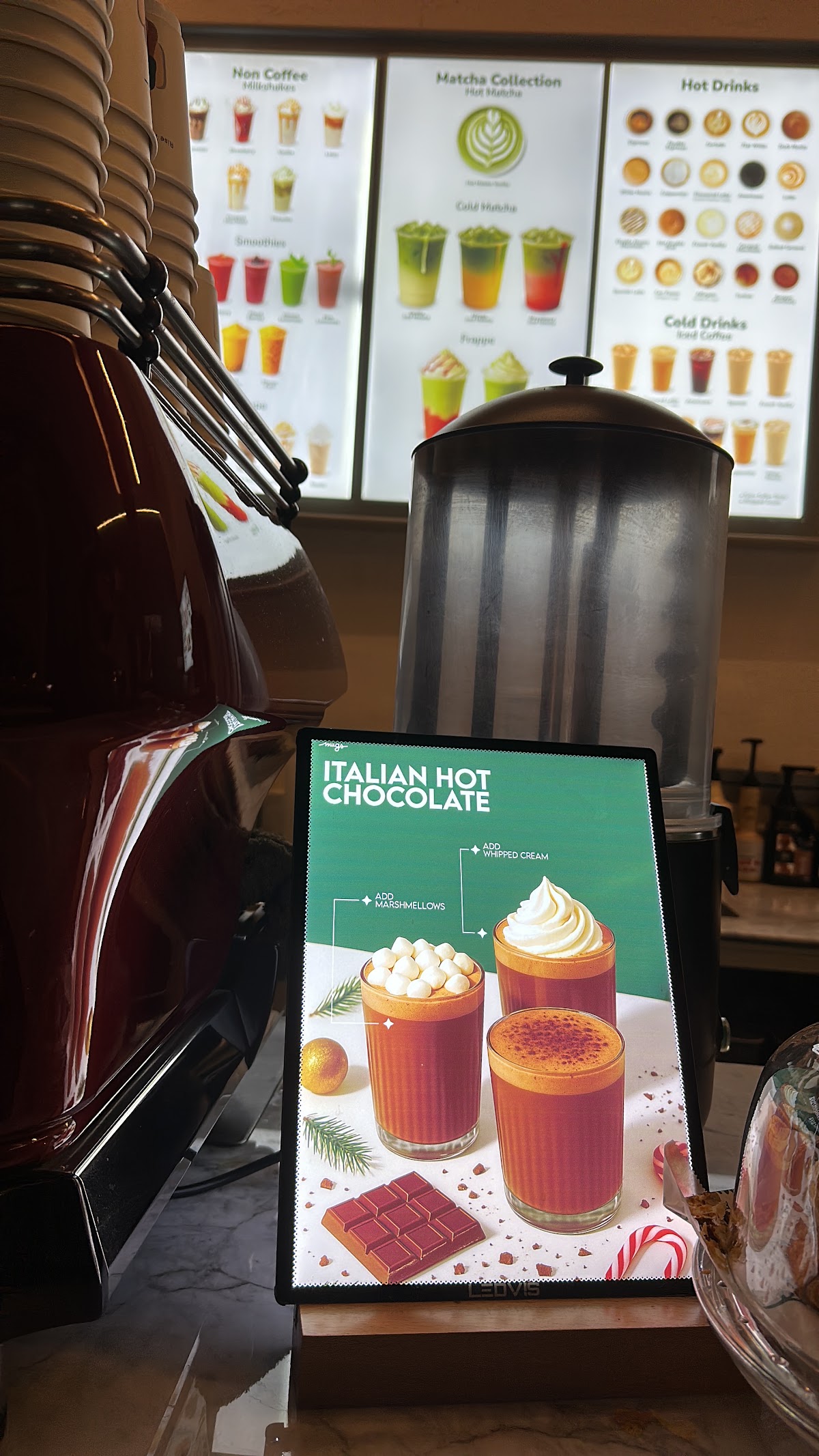 Mugs Coffee Shop — photograph 5