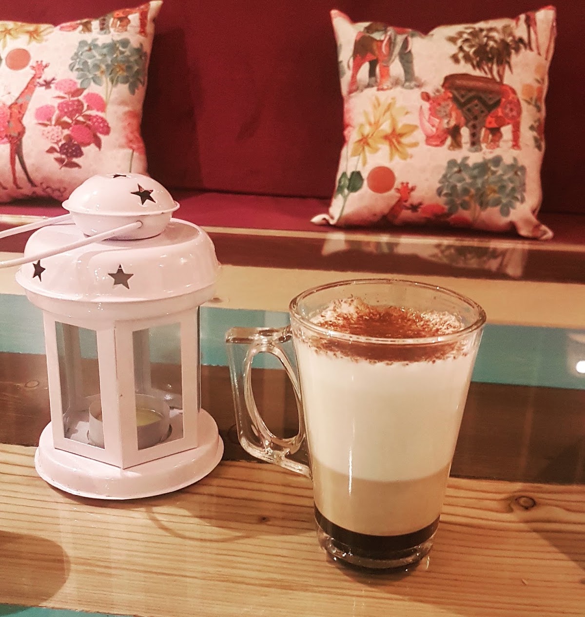 Boho coffeehouse — photograph 3