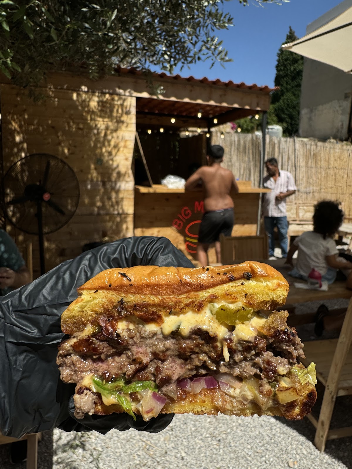 Big Mike's burgers — photograph 6