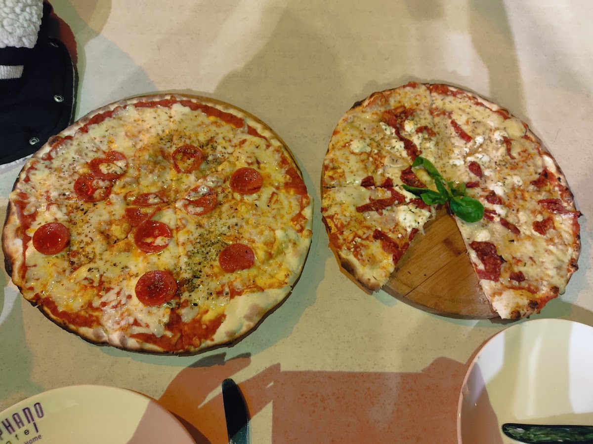 Captain's Pizza — photograph 3