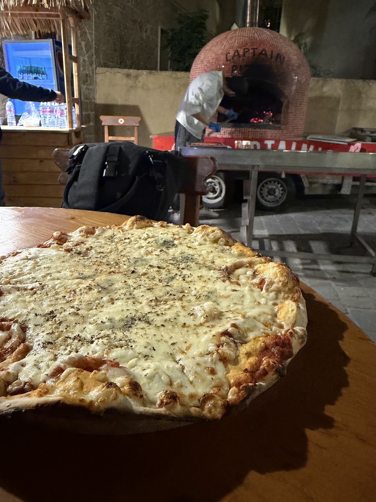 Captain's Pizza — photograph 6