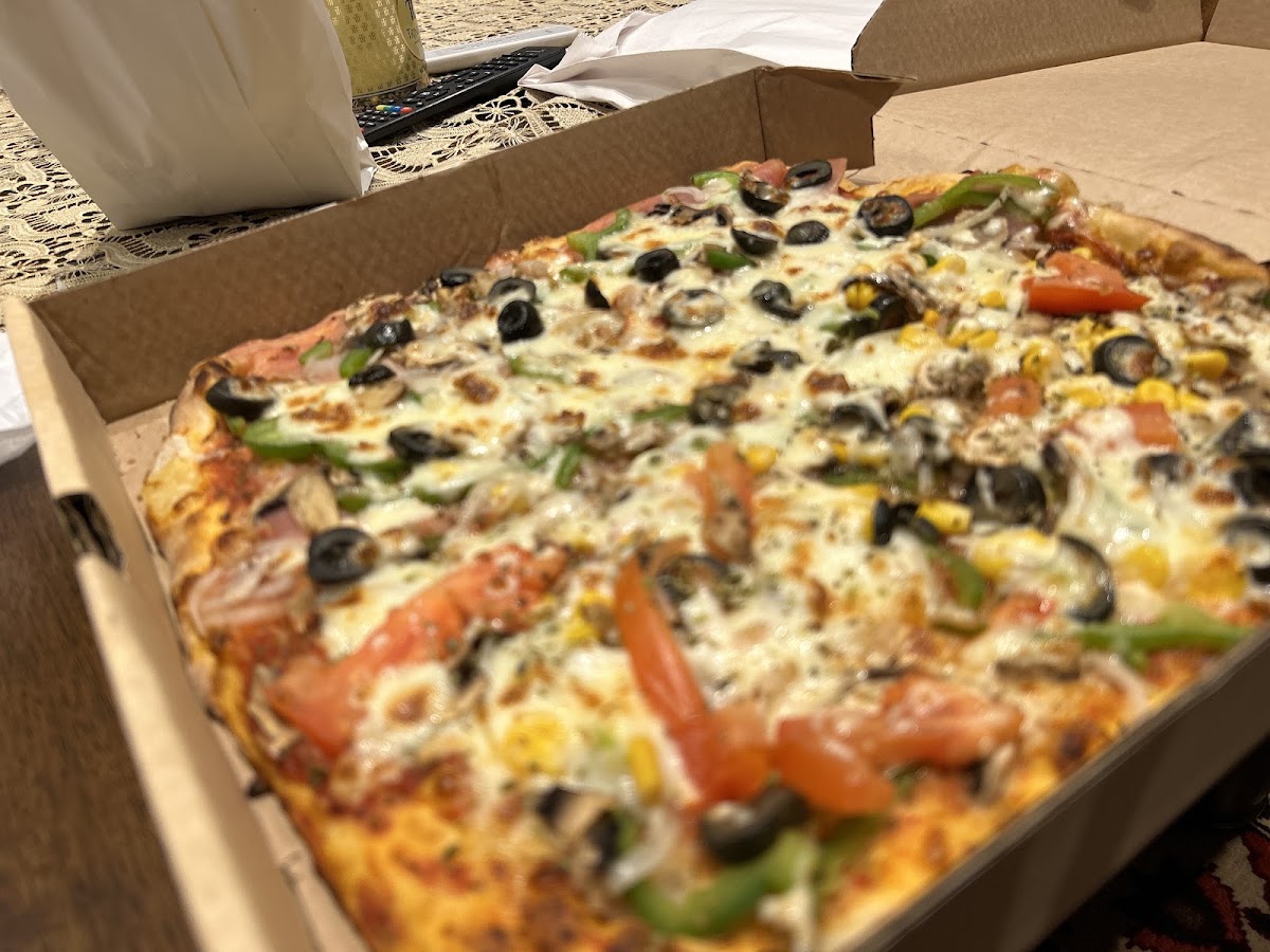 Unique Pizza — photograph 2