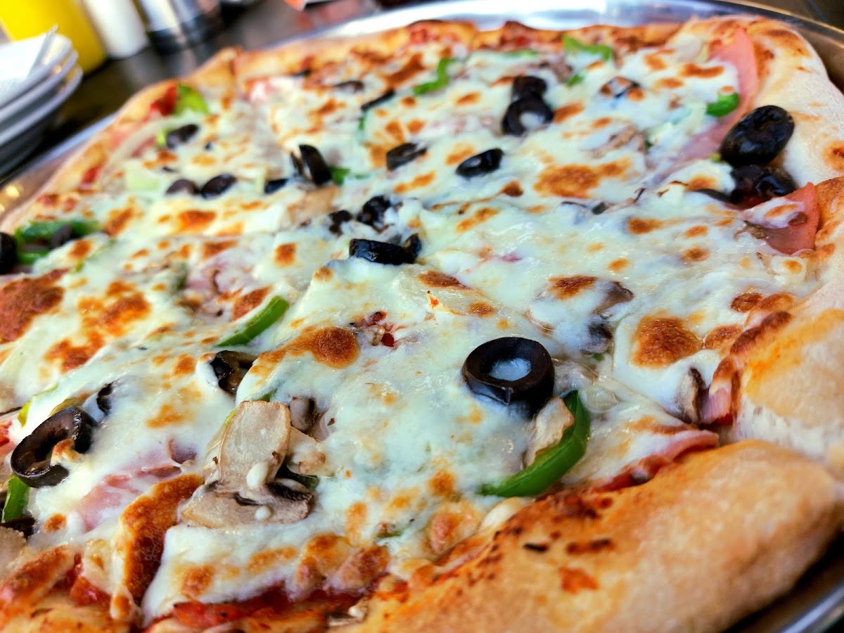 Unique Pizza — photograph 4