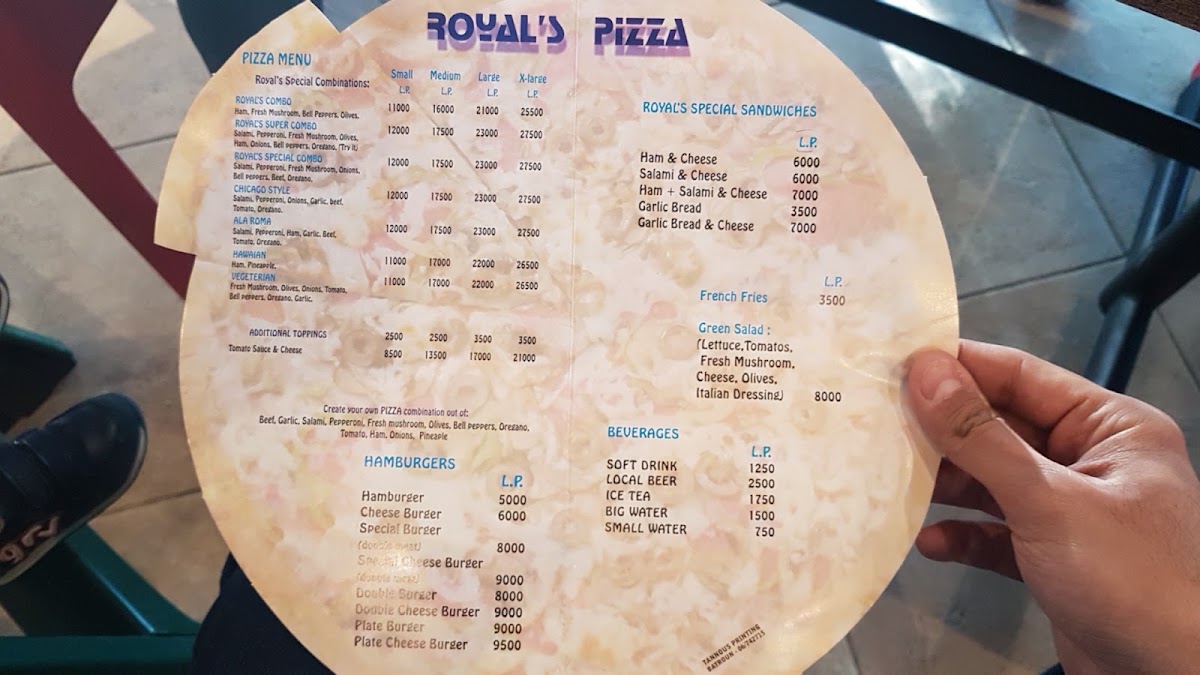 Royal's Pizza - Batroun — photograph 6