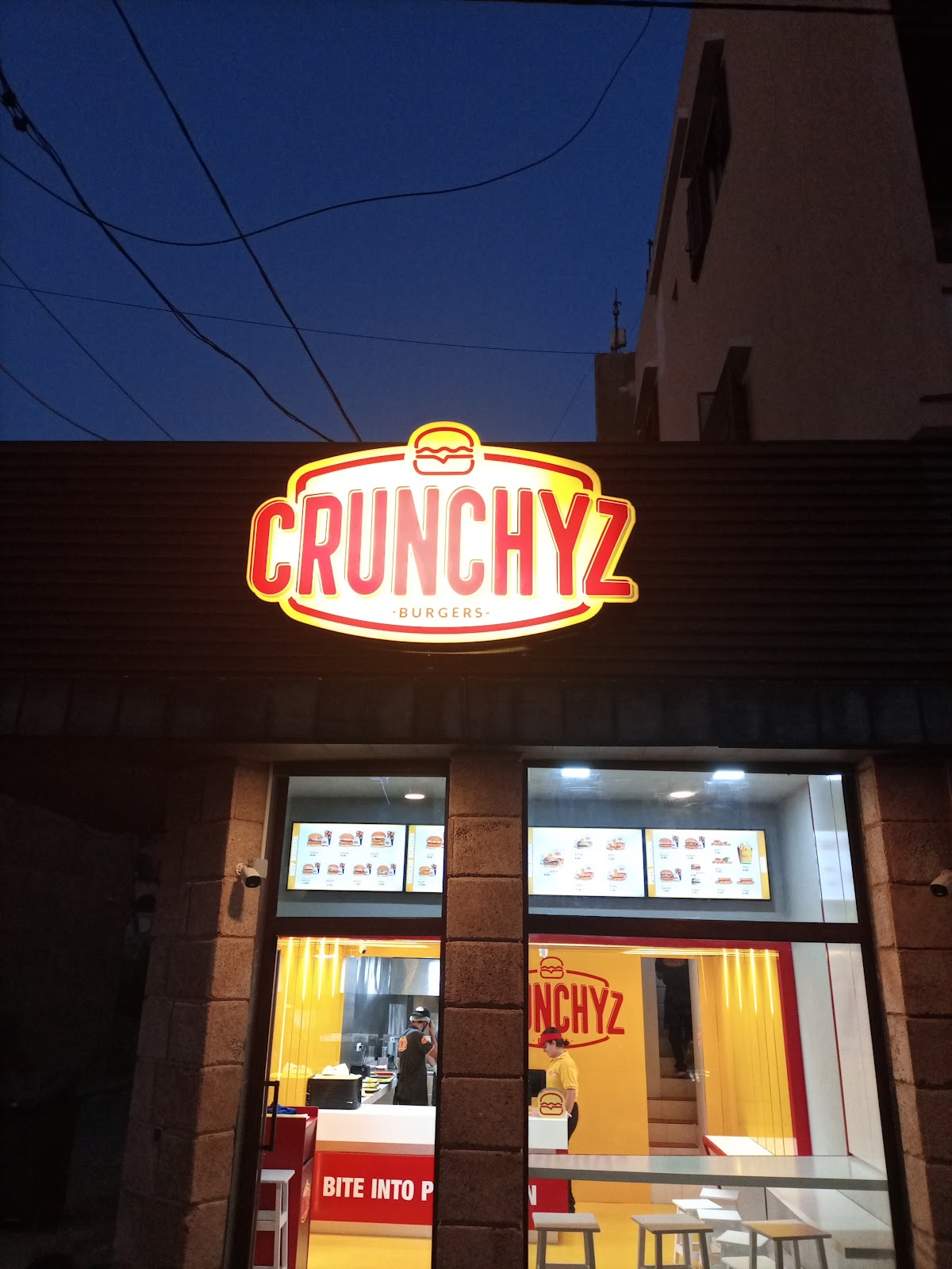 Crunchyz Burgers — photograph 4