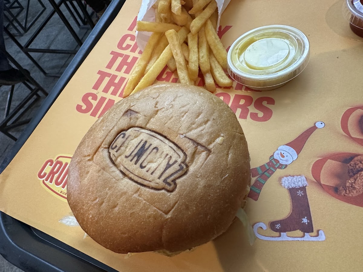 Crunchyz Burgers — photograph 5