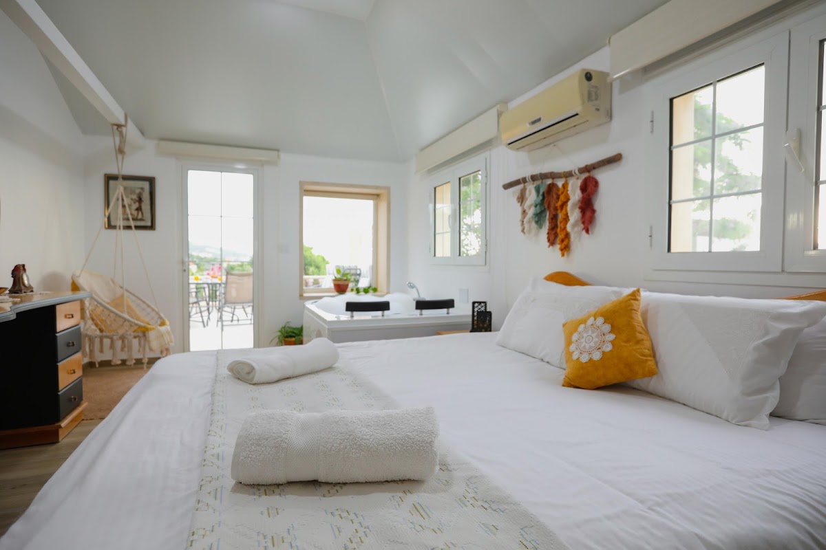 Sunburst by Khoury Guesthouse — photograph 2