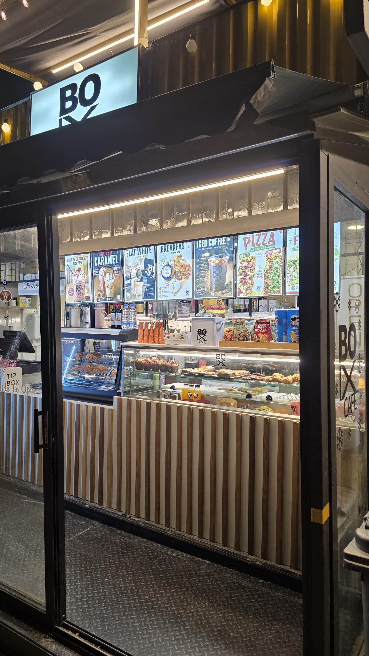 Boxcafe — photograph 5